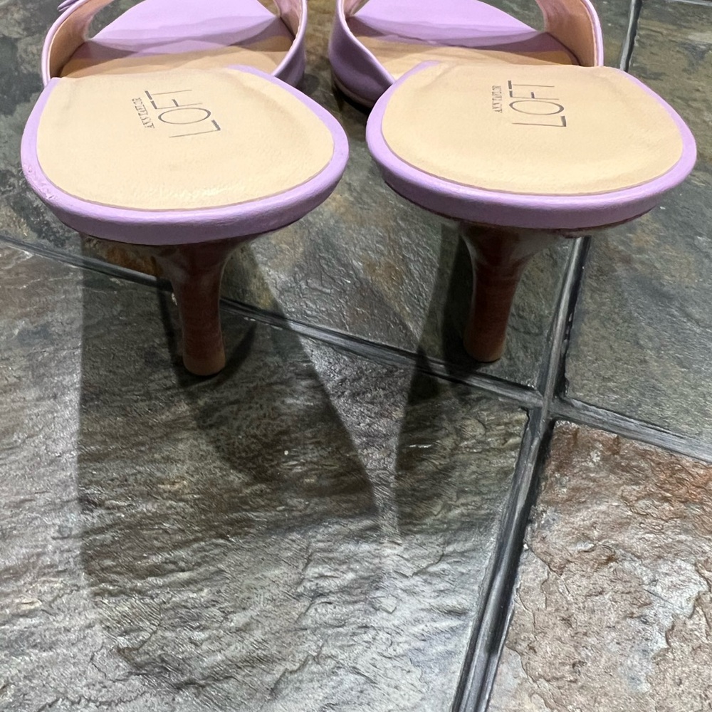LOFT Lavender Heels with Bow Detail - Picture 6 of 7